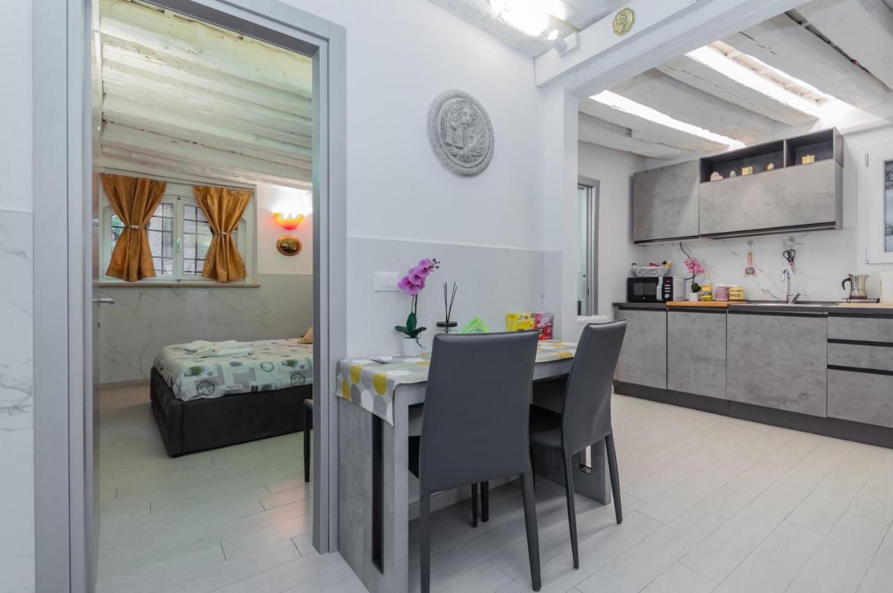 Palazzo Dolfin - Piazza San Marco Lovely Apartment Venedig Eksteriør billede