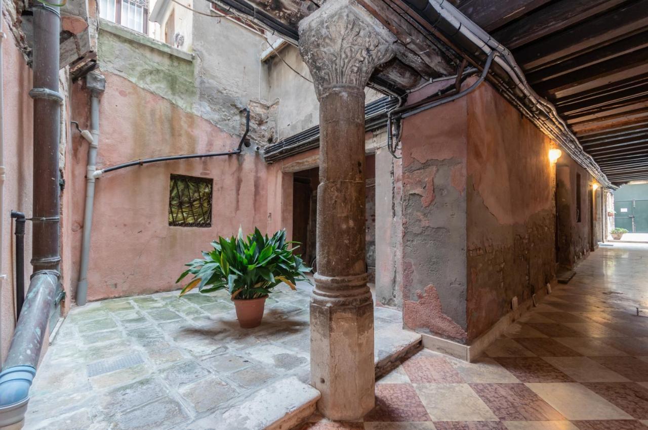 Palazzo Dolfin - Piazza San Marco Lovely Apartment Venedig Eksteriør billede